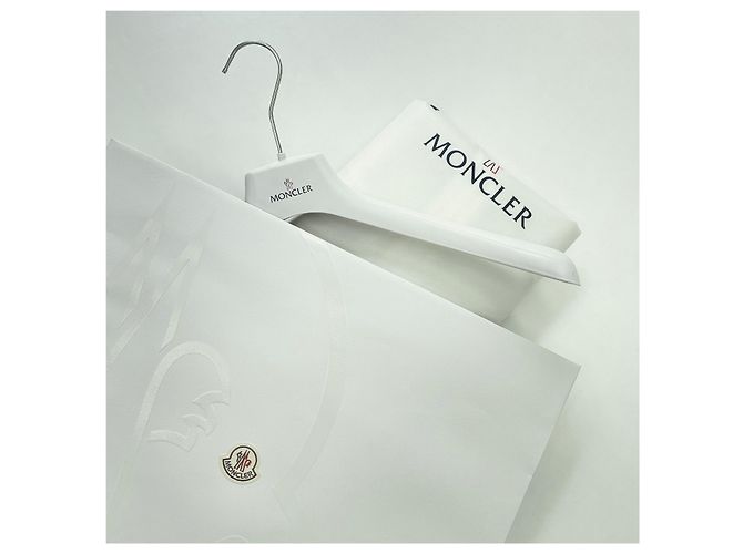 Moncler Acorus Short Down Puffer Black - view 10