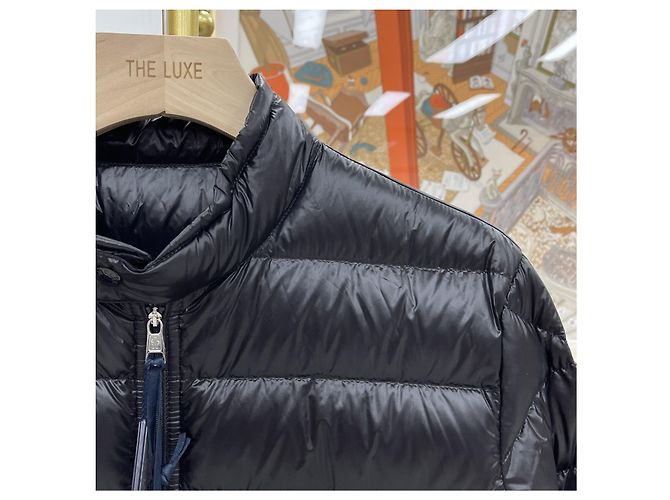 Moncler Acorus Short Down Puffer Black - view 3