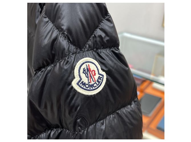 Moncler Acorus Short Down Puffer Black - view 5