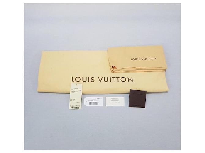 Louis Vuitton Borsa Tote Lockit PM Rosso - vista 10