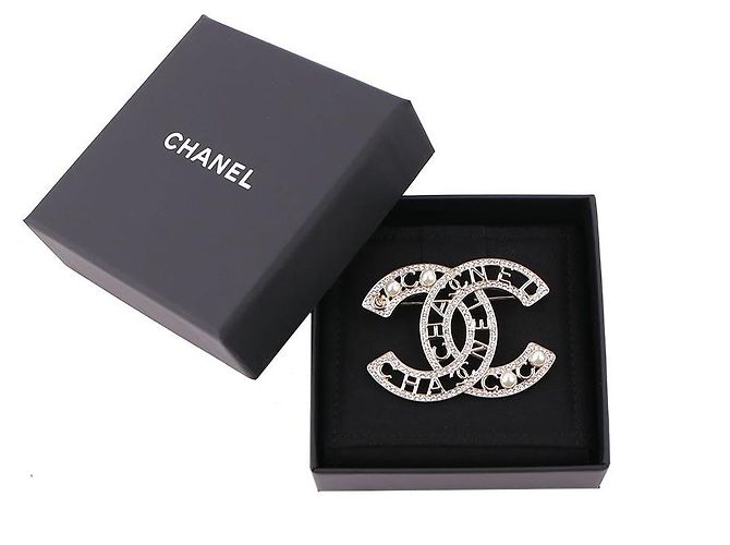 Chanel CC Logo Pearl Crystal Brooch - view 2