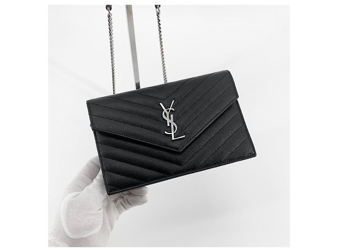 Saint Laurent Borsa a tracolla WOC Monogram Envelope con catena Nero - vista 2