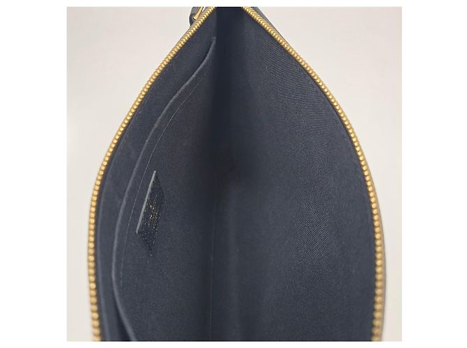 Louis Vuitton Clutch Daily Pouch in pelle Monogram Empreinte Nero - vista 7