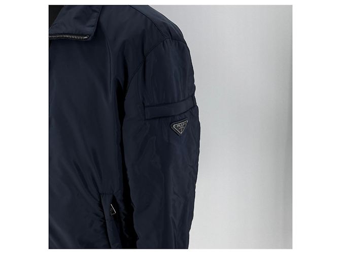 Prada Leichte Re-Nylon Steppjacke mit Triangle-Logo Schwarz - Ansicht 7