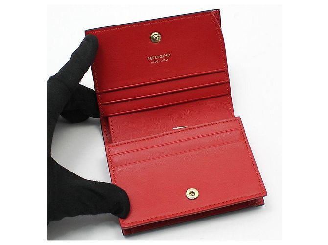 Salvatore Ferragamo Cartera compacta Gancini bañada en oro negro - Sin usar Roja - view 6