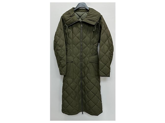 Moncler CAPRIER Quilted Long Down Coat Black - view 2