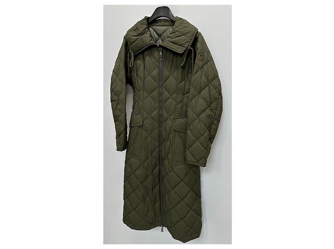 Moncler CAPRIER Quilted Long Down Coat Black - view 4