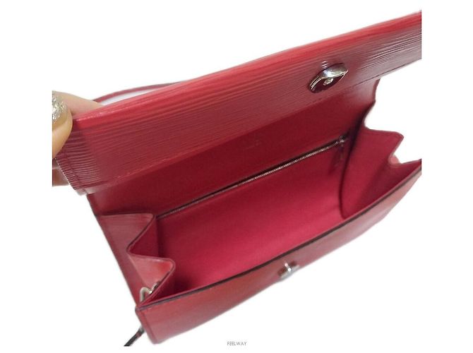 Louis Vuitton Borsa a tracolla Epi Clarity Rosso - vista 6