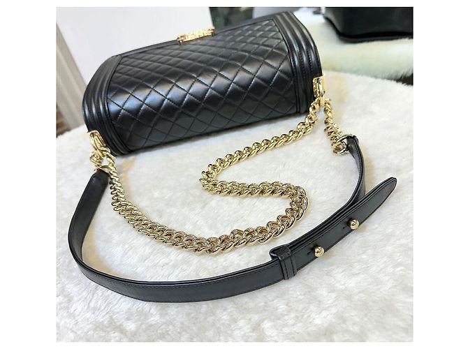 Chanel Boy Bag aus Lammleder New Medium Schwarz Champagnergold - Ansicht 5