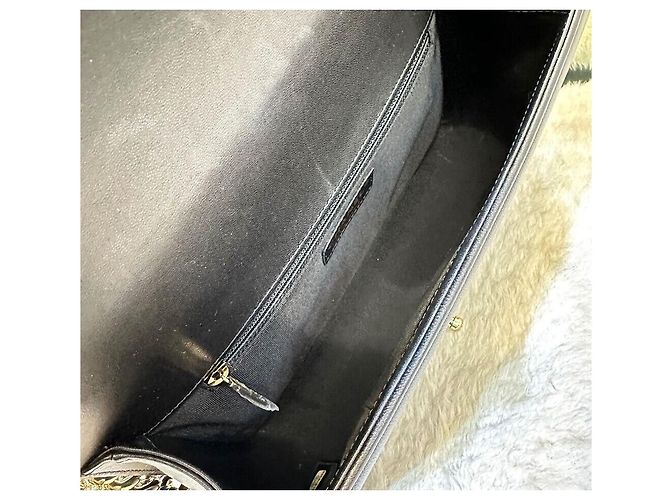 Chanel Boy Bag aus Lammleder New Medium Schwarz Champagnergold - Ansicht 7