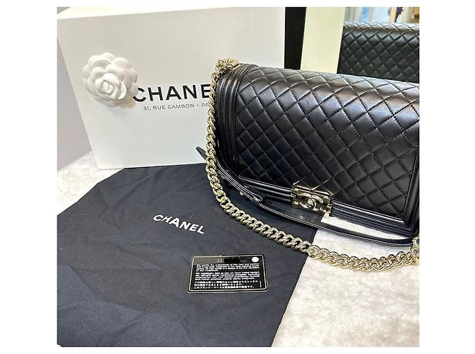 Chanel Boy Bag aus Lammleder New Medium Schwarz Champagnergold - Ansicht 8