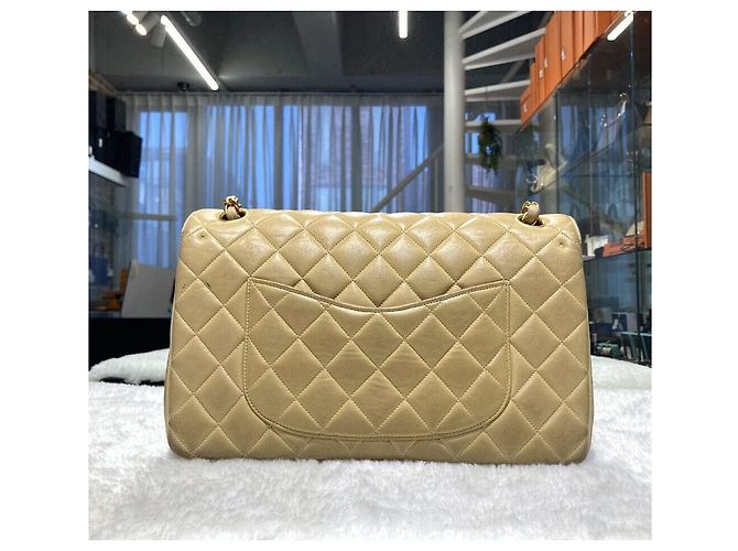 Chanel Borsa con patta in agnello Classic Paris Medium Beige Series Marrone - vista 2