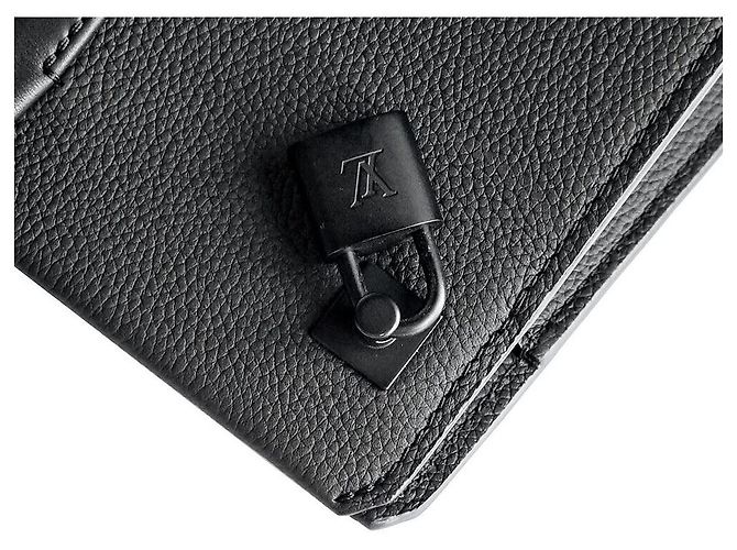 Louis Vuitton Borsa Tote Aerogram Nero - vista 5
