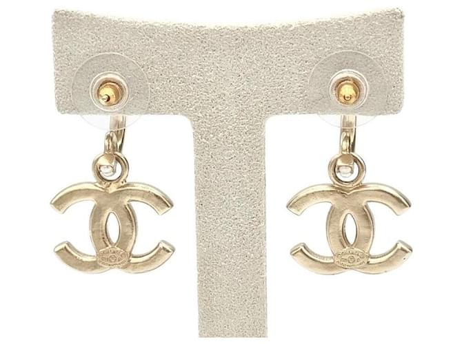 Chanel Logo Perlenohrringe Weiß - Ansicht 3
