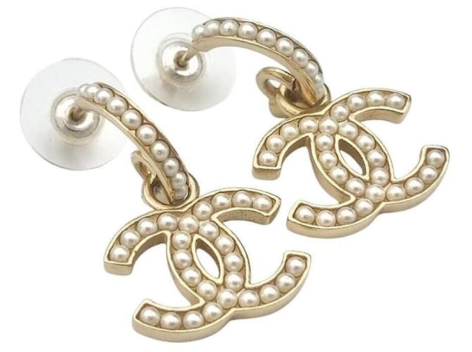 Chanel Logo Perlenohrringe Weiß - Ansicht 4
