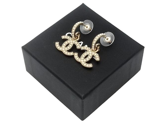 Chanel Logo Perlenohrringe Weiß - Ansicht 5