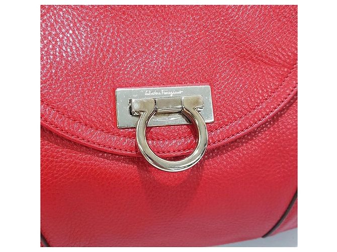 Salvatore Ferragamo Borsa a tracolla decorativa Gancini Rosso - vista 3