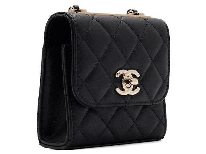 Trendy CC Chanel Mini borsa a tracolla in agnello nero trendy con catena dorata CC - vista 4