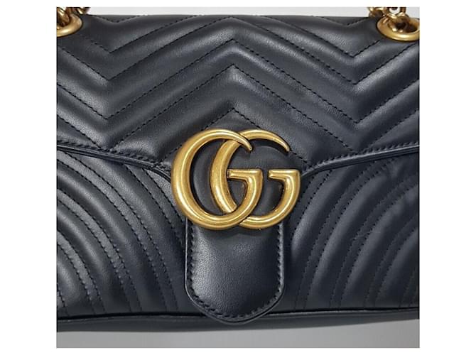 Gucci Borsa a Spalla Marmont Matelassé Medium Nero - vista 3