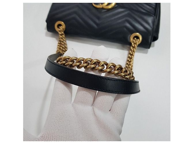 Gucci Borsa a Spalla Marmont Matelassé Medium Nero - vista 6