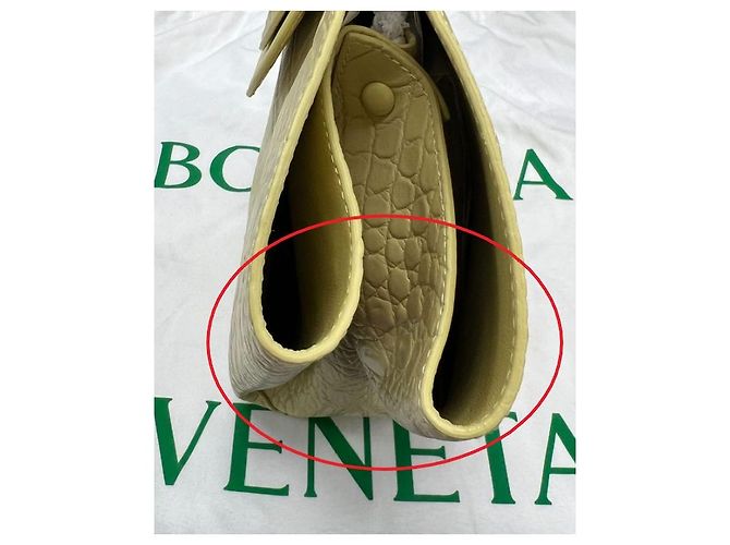 Bottega Veneta Refurbished Doll Medium Embossed Leather Tote Bag Vanilla Golden - Ansicht 2
