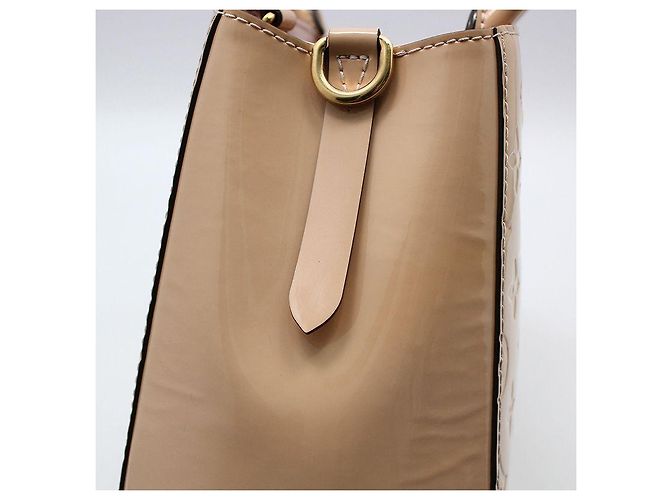Louis Vuitton Borsa a tracolla Montaigne BB in Vernis Monogram Beige Pink Marrone - vista 6