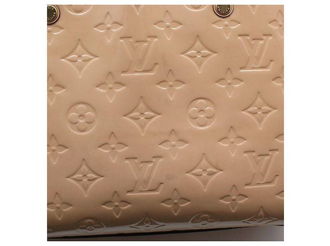 Louis Vuitton Borsa a tracolla Montaigne BB in Vernis Monogram Beige Pink Marrone - vista 8