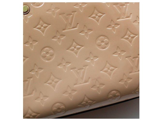 Louis Vuitton Borsa a tracolla Montaigne BB in Vernis Monogram Beige Pink Marrone - vista 9