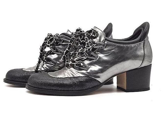 Chanel Scarpe Derby con lacci e catena Argento - vista 3