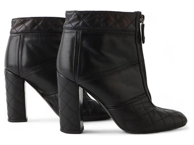 Chanel Botines de tacón con cremallera en piel acolchada Negro - vista 4