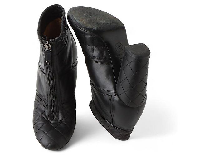 Chanel Botines de tacón con cremallera en piel acolchada Negro - vista 8