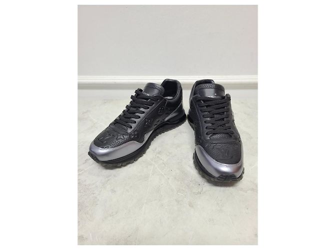 Louis Vuitton Sneakers Runaway in pelle taurillon nera e argento Nero - vista 2