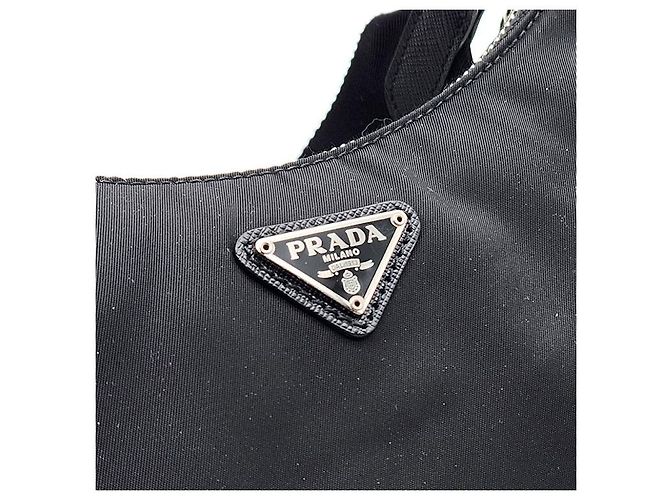 Prada Borsa Hobo in tessuto Re-Nylon con tracolla a catena Nero - vista 8