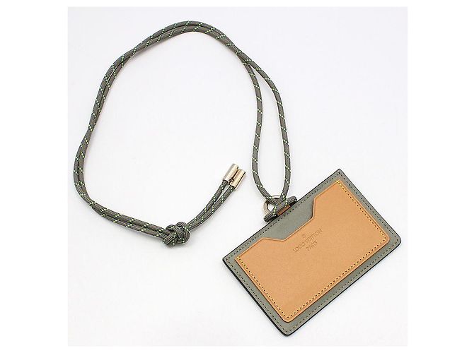 Louis Vuitton Sin usar / Collar porta tarjetas y billetera Monogram Titanium Cosmos ID Holder - vista 4