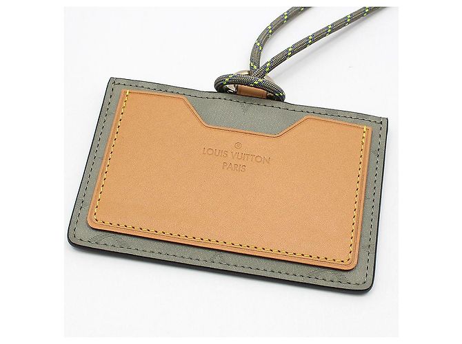 Louis Vuitton Sin usar / Collar porta tarjetas y billetera Monogram Titanium Cosmos ID Holder - vista 5