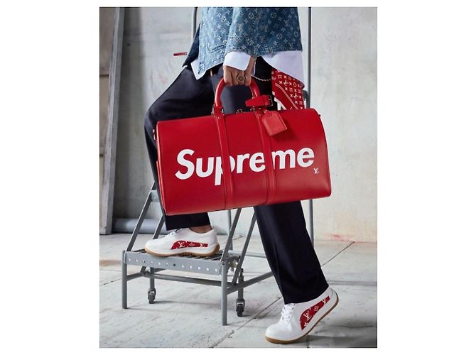 Louis Vuitton Keepall Epi Bandoulière Supreme Red Logo Rosso - vista 7