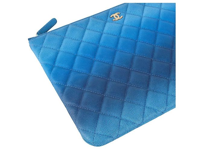 Chanel Clutch Caviar Placcata Oro New Medium Gradient Blue - vista 5