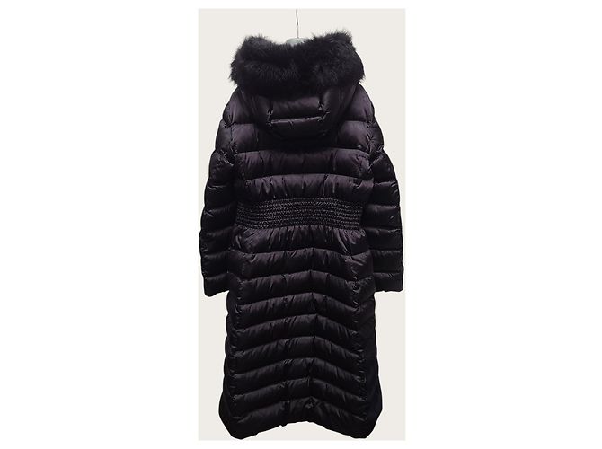 Prada Cappotto lungo imbottito in piumino d'oca con cappuccio e cintura con logo a triangolo nero - vista 4