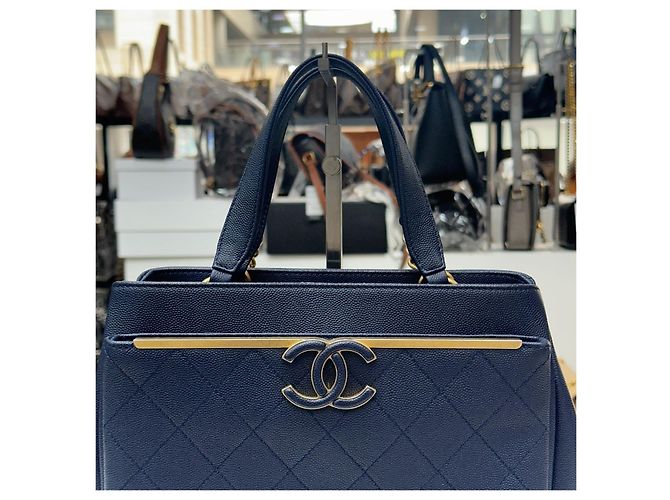 Chanel Matelassé Chain Tote Bag Serie Schwarz - Ansicht 4