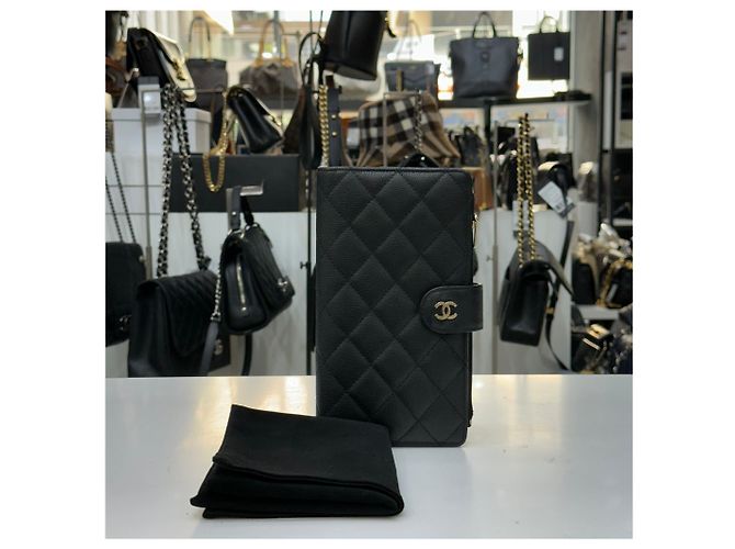 Chanel Portafoglio Lungo Classico in Caviar Nero con Chip Interno - vista 3