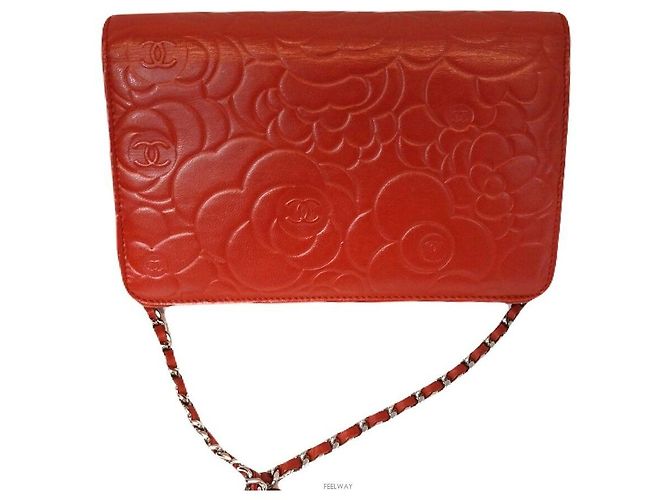 Borsa a tracolla Chanel Camellia Chain Rosso - vista 3