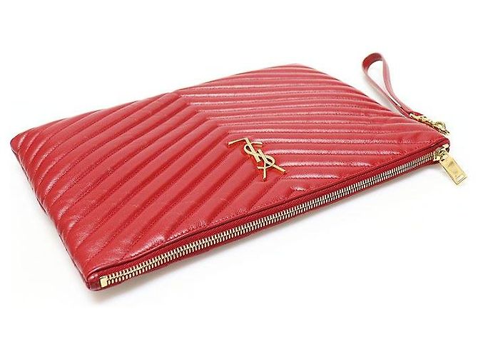 Saint Laurent Rote Matelassé gesteppte Kalbsleder Goldton Monogramm Tablet Neue Medium Pouch Clutch - Ansicht 3