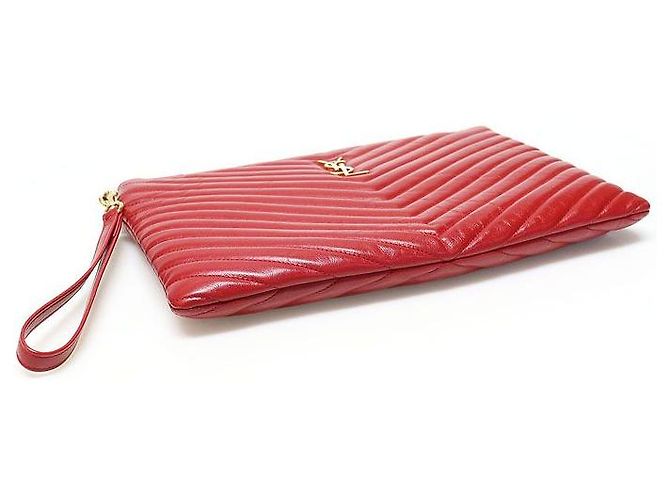 Saint Laurent Rote Matelassé gesteppte Kalbsleder Goldton Monogramm Tablet Neue Medium Pouch Clutch - Ansicht 4