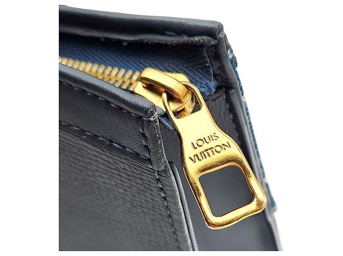 Louis Vuitton Pochette Nigo Monogram Pouch Voyage MM Nero - vista 8