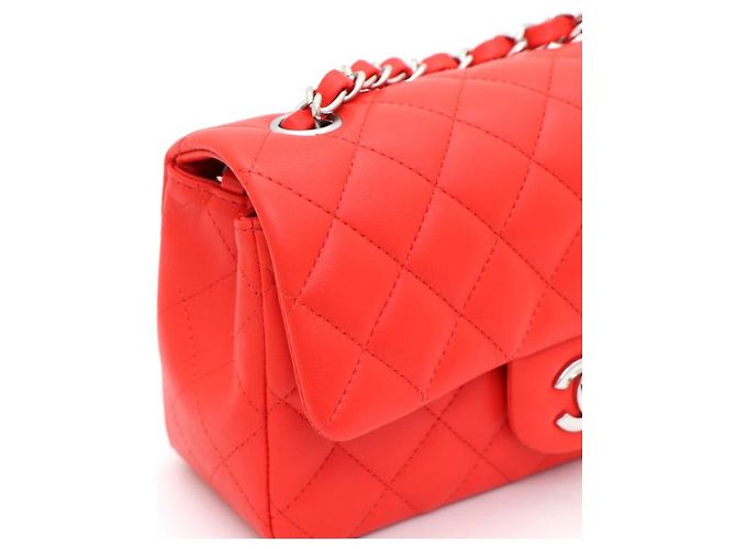 Chanel Mini Borsa a Spalla e Borsa Crossbody New Classic Flap CC in Agnello con Catena Argentata Rosso - vista 12