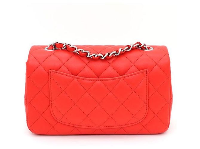 Chanel Mini Borsa a Spalla e Borsa Crossbody New Classic Flap CC in Agnello con Catena Argentata Rosso - vista 3
