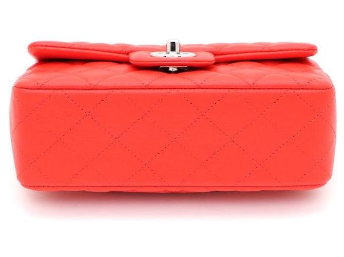 Chanel Mini Borsa a Spalla e Borsa Crossbody New Classic Flap CC in Agnello con Catena Argentata Rosso - vista 6