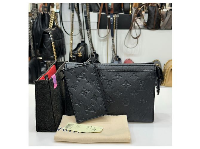 Louis Vuitton Cartera de muñeca Gas Tank Black Negro - vista 3