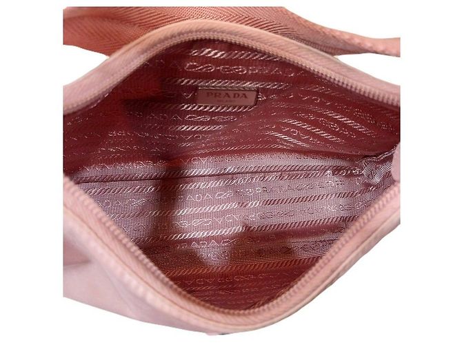 Prada Reedizione Pocono Pink Nylon Hobo Bag Borsa a Spalla Rosa - vista 5