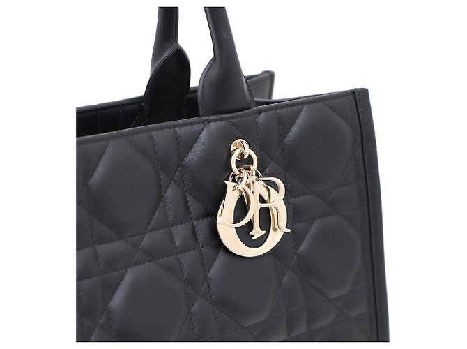 Dior Borsa Book Tote Medium in Cannage Macro Nero - vista 6
